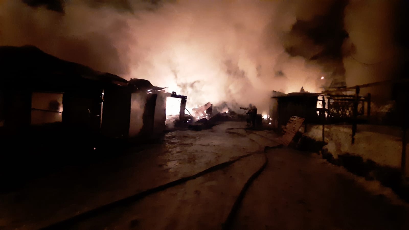 В Кугарчинском районе произошел страшный пожар: СГОРЕЛО ВСЁ, ПОСТРАДАЛ МУЖЧИНА