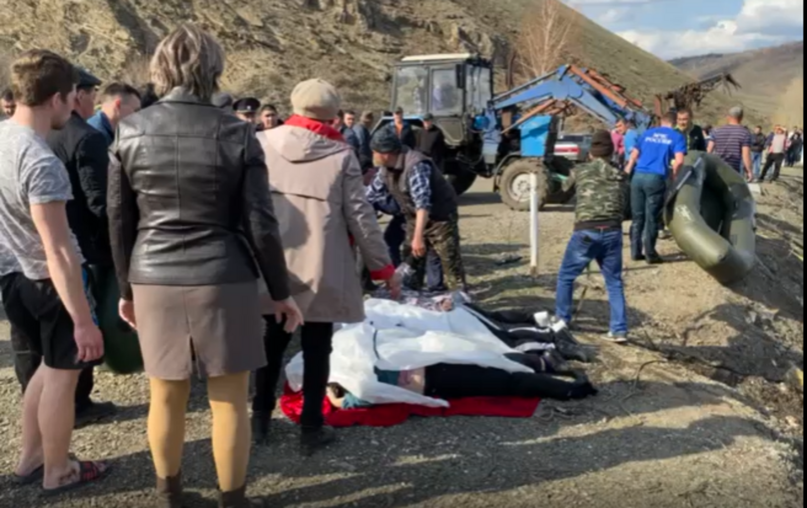 Машина, полная людей, утонула в водохранилище в Башкирии: спаслась единственная нетрезвая женщина (Видео)