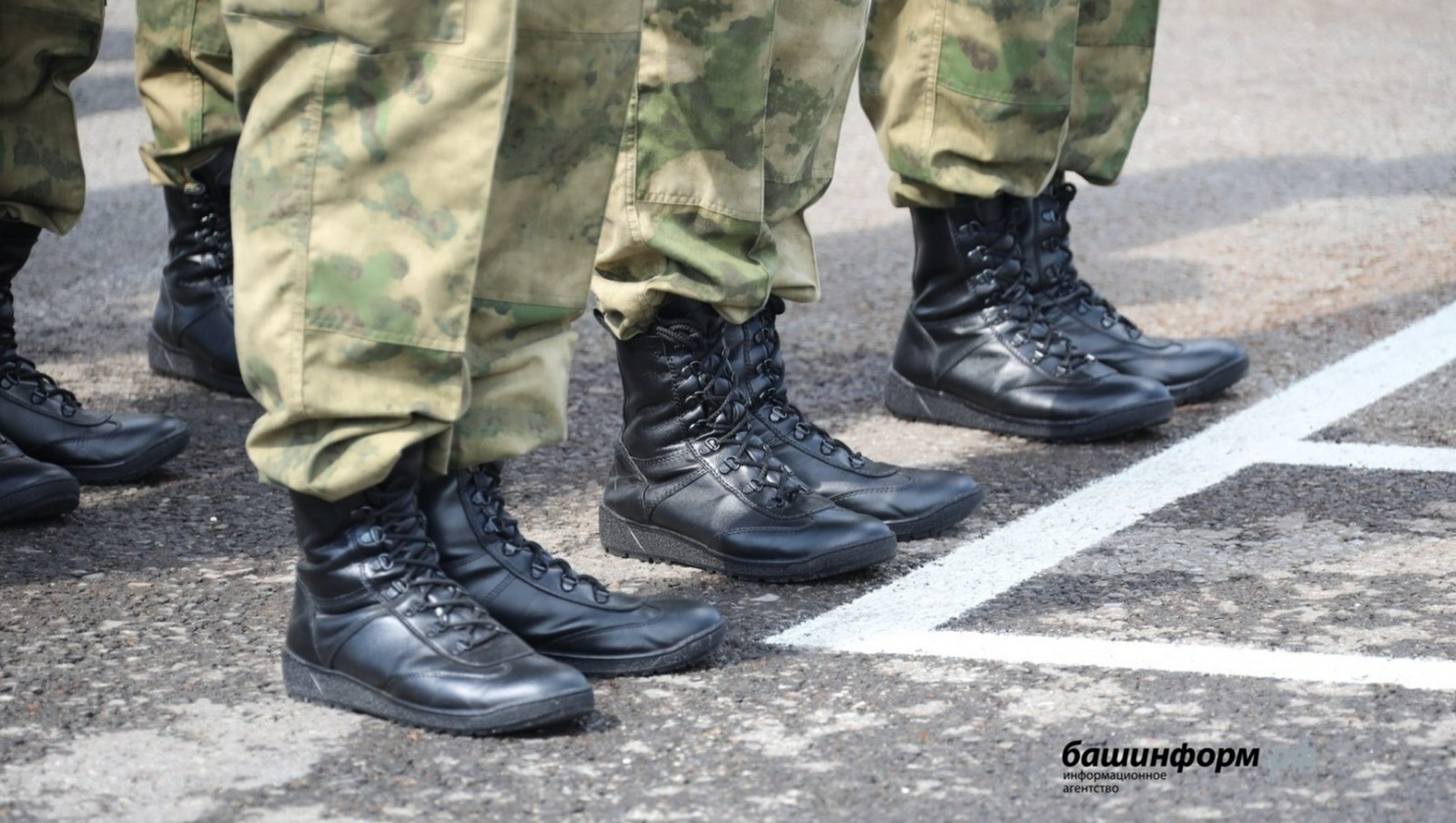 Путин подписал закон о круглогодичном призыве в армию