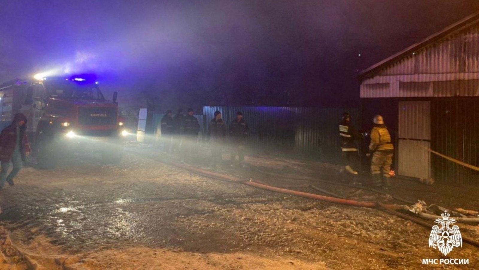В СКР по Башкирии сообщили подробности смертельного пожара в Матвеевке, где сгорели 7 человек: двоих детей спас отец