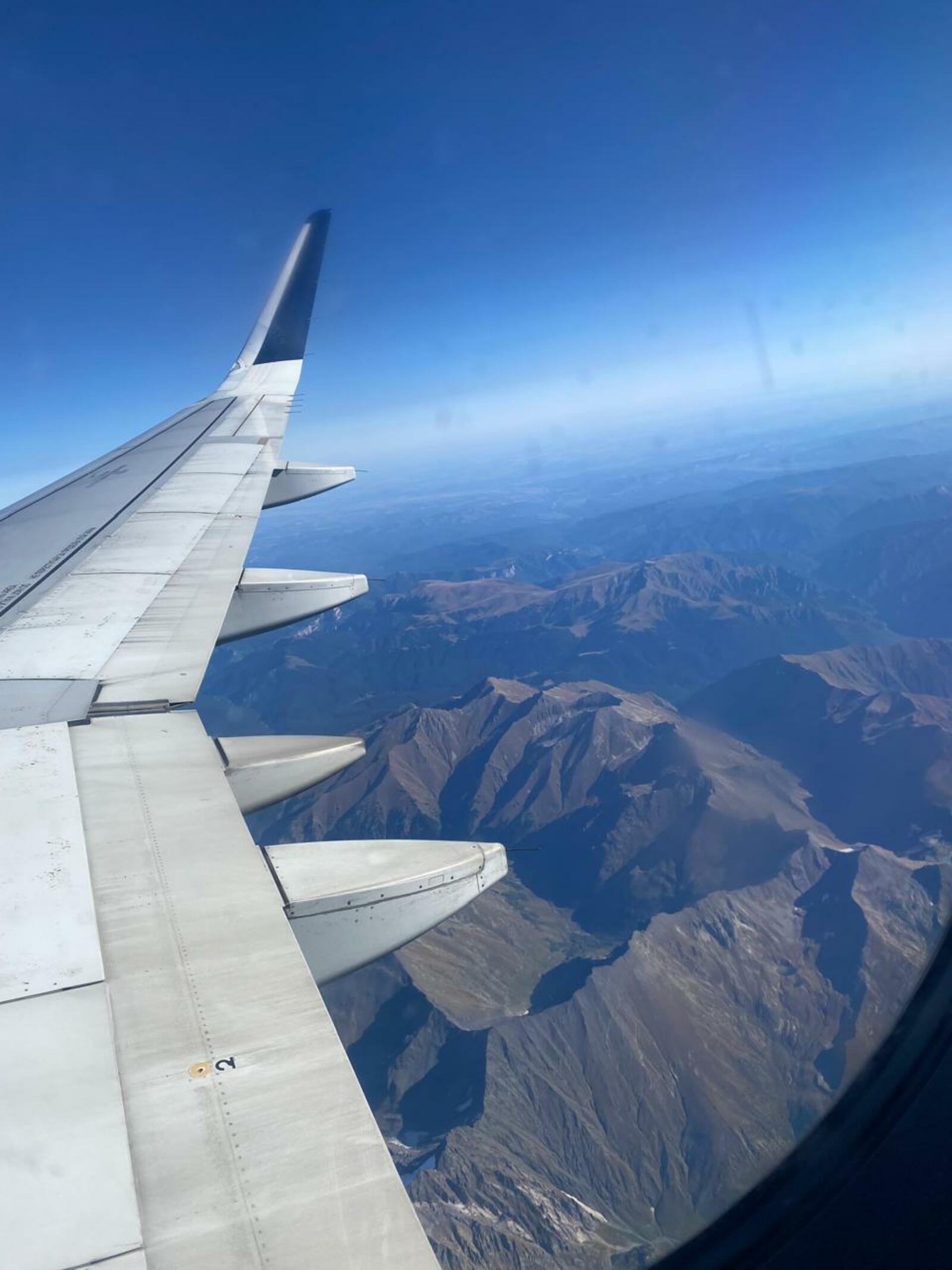 Самолет Минводы – Уфа столкнулся в небе с птицей