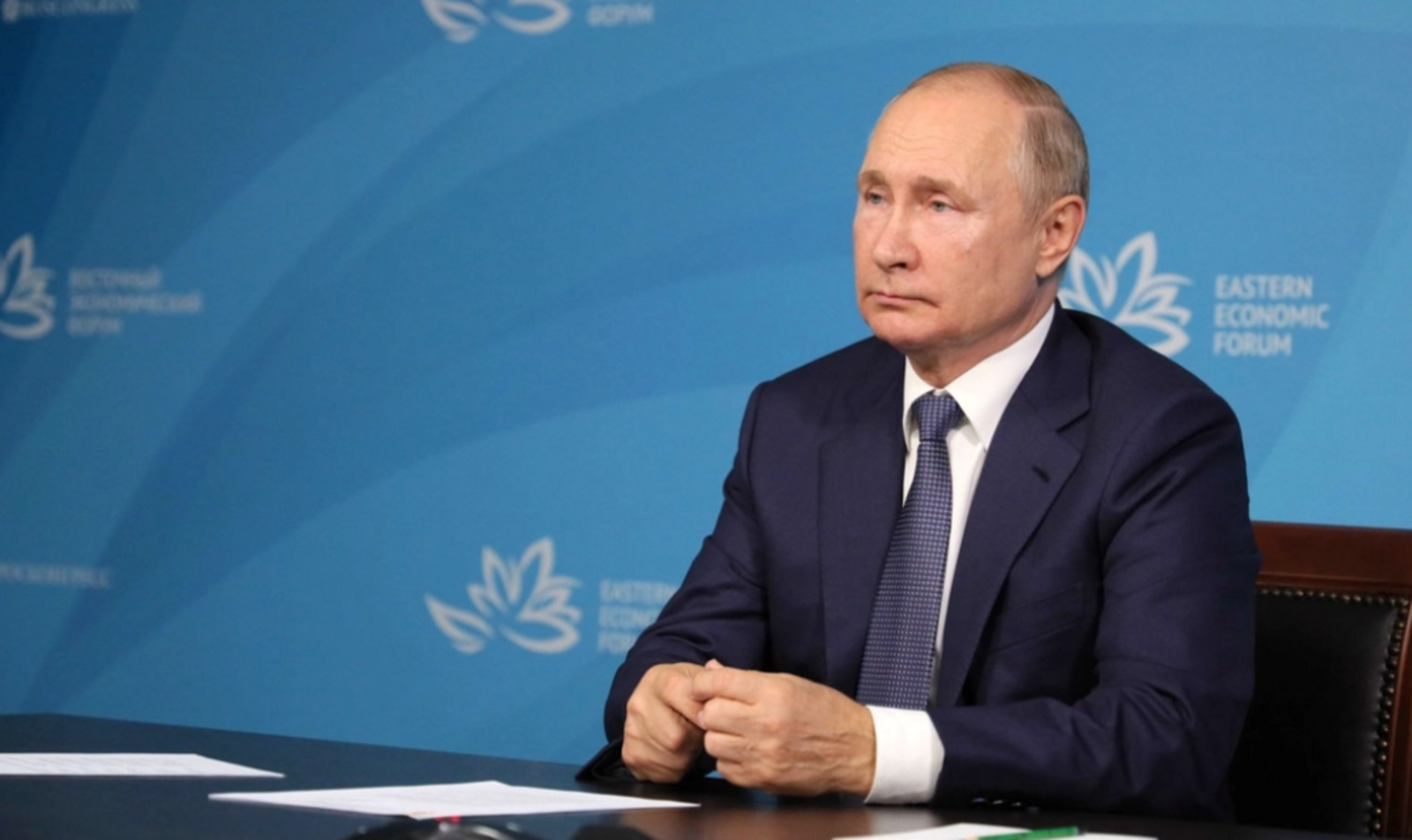 Путин поручил рассмотреть вопрос регулирования детского контента в интернете