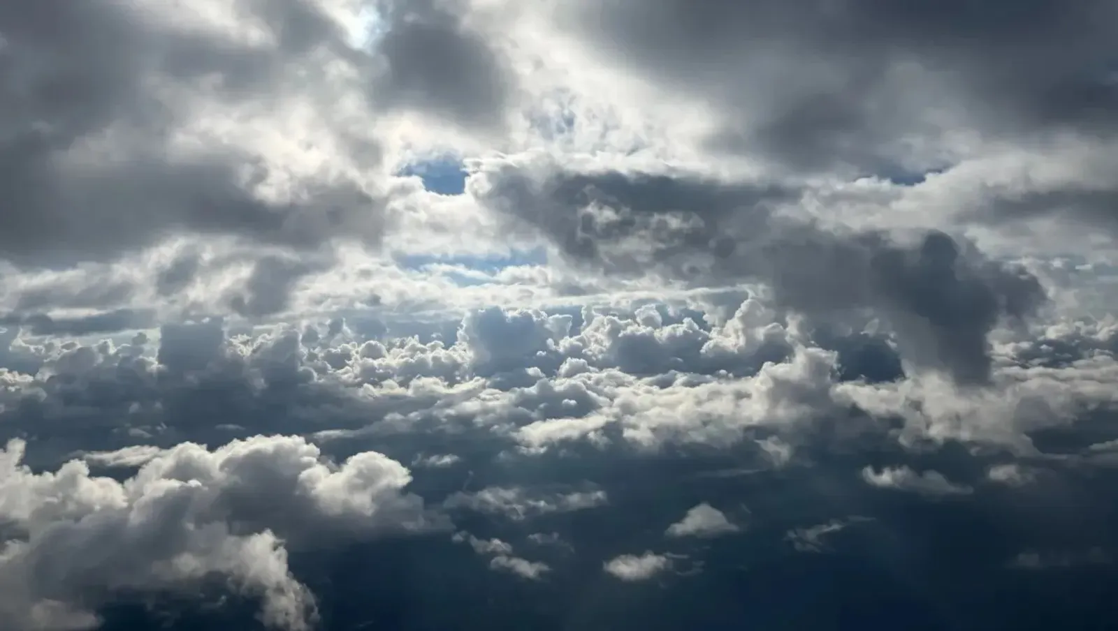 Жителям Башкирии напомнили, почему нельзя снимать атаку беспилотников