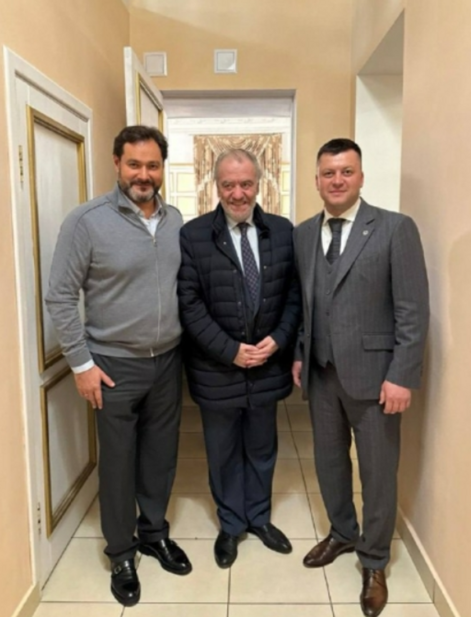 Мэр Уфы поздравил Ильдара Абдразакова и Владимира Спивакова с госнаградами