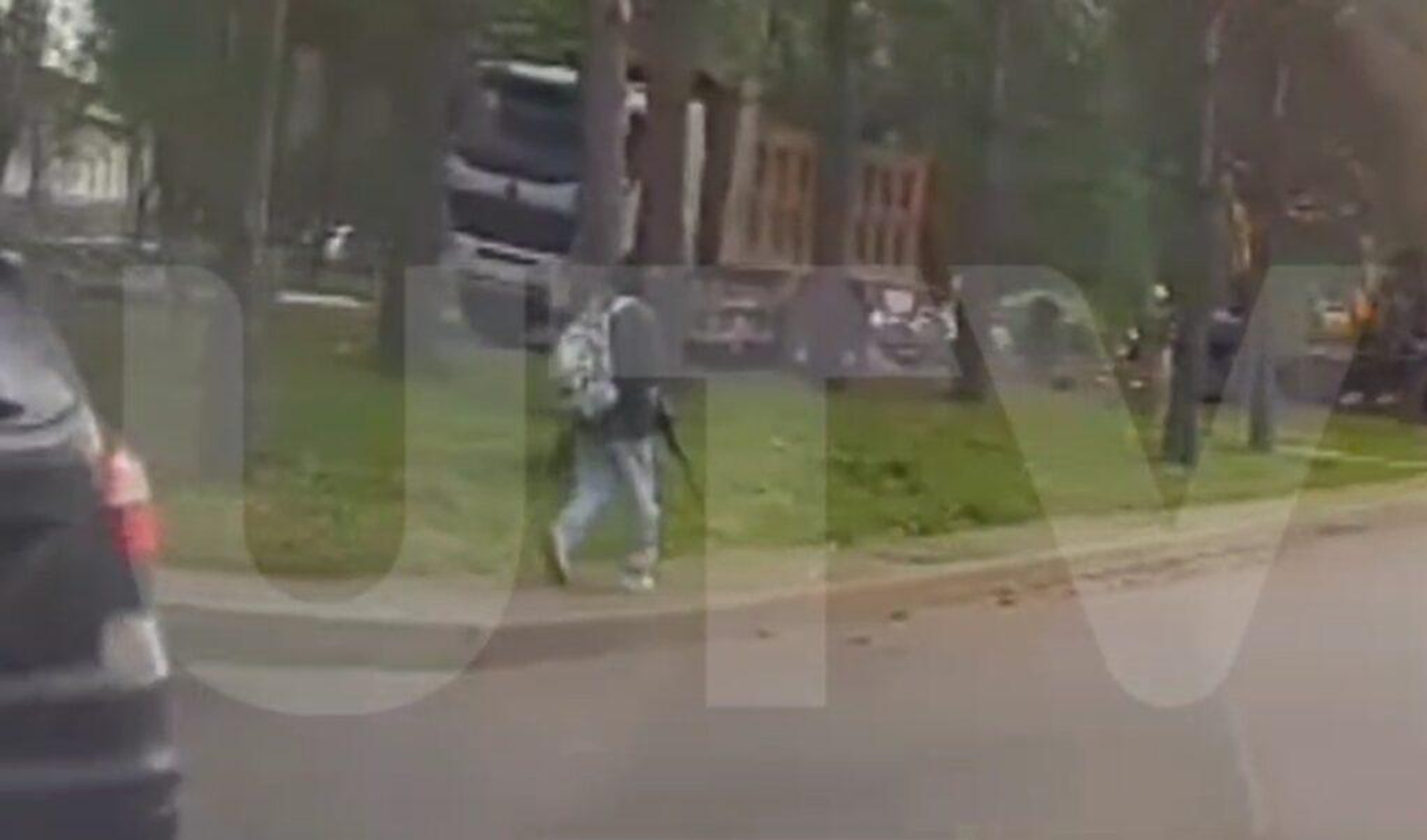 В Башкирии подозрительный человек в балаклаве привлек внимание пешеходов