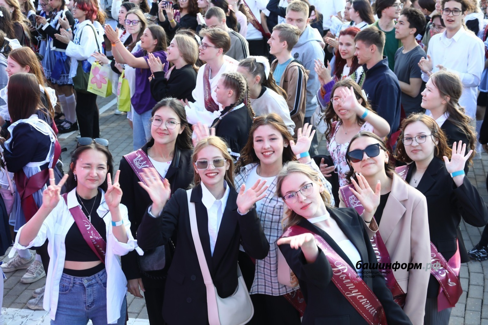 Владимир Путин поздравил выпускников школ