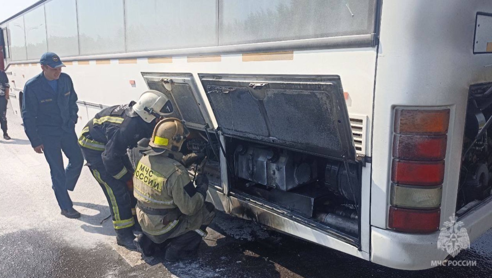 В Башкирии загорелся автобус с 50 детьми в салоне