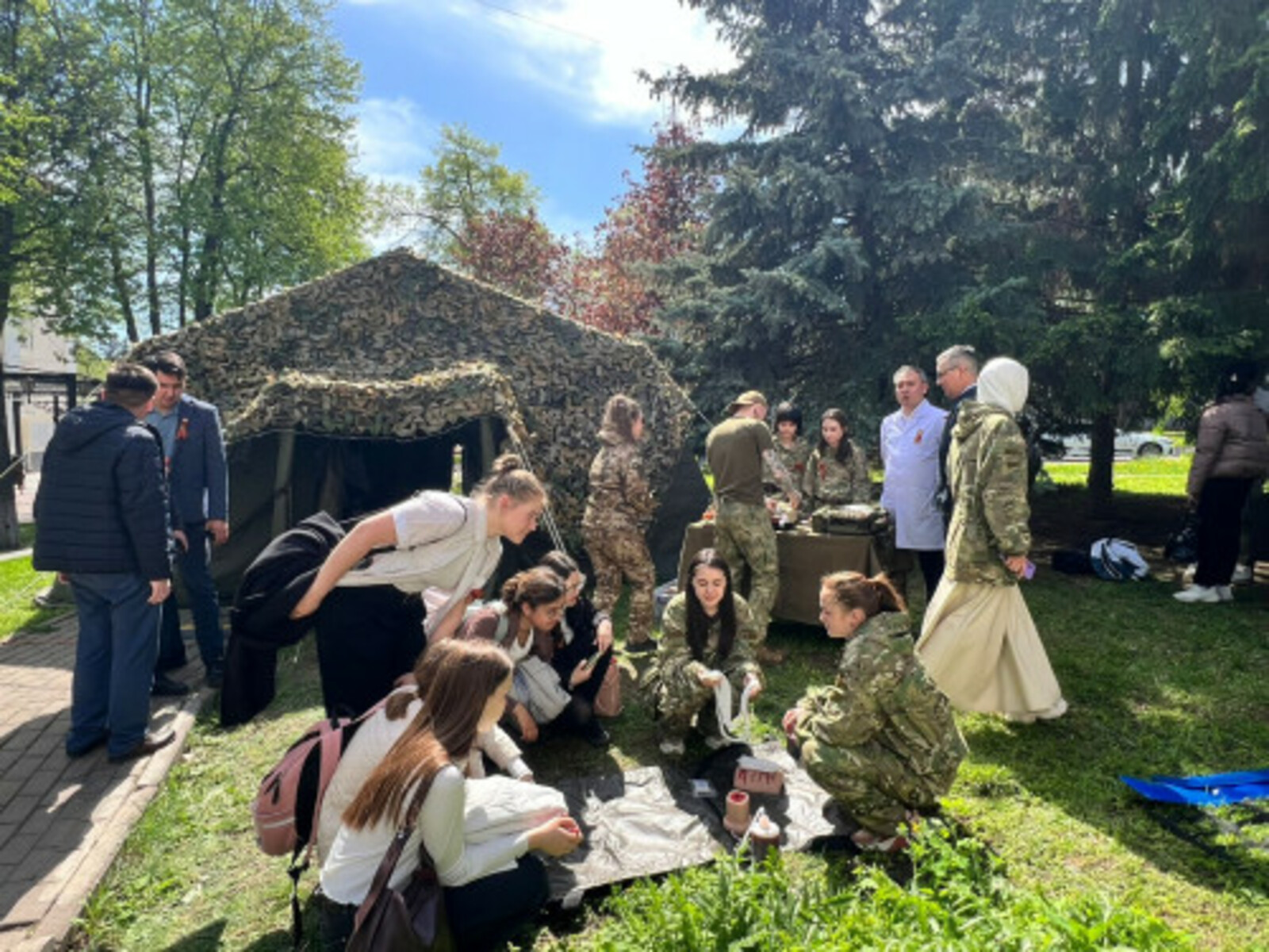 В канун Дня победы проходит патриотический марафон по тактической медицине
