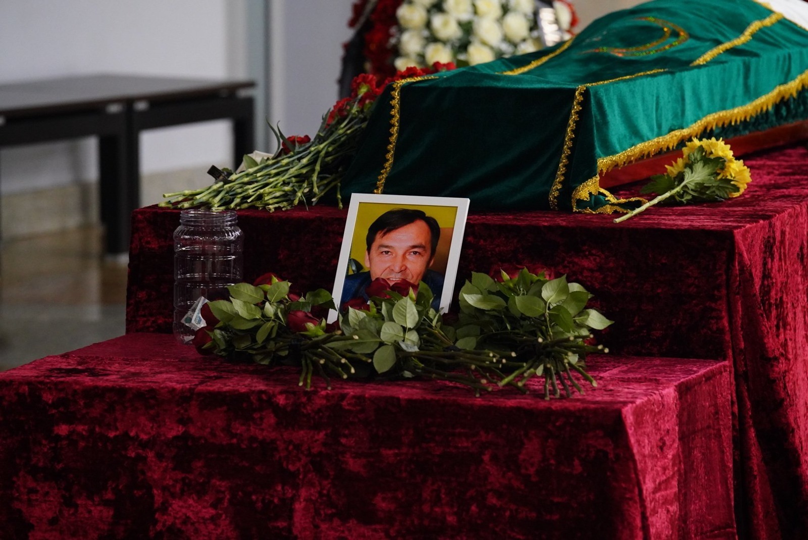 В Башкирии попрощались с ушедшим из жизни Ринатом Баимовым