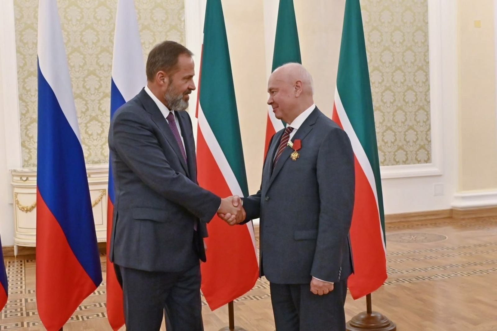 Полномочный представитель Президента вручил орден спикеру башкирского парламента