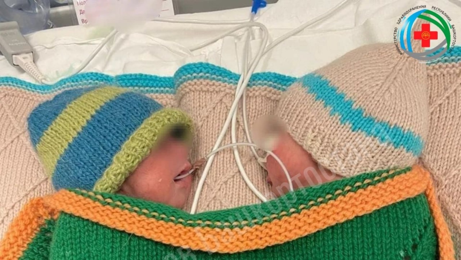 В Башкирии медики спасли новорожденных двойняшек