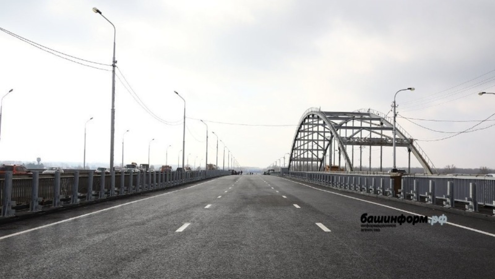 Радий Хабиров дал старт движению по новому мосту через реку Белую в Уфе