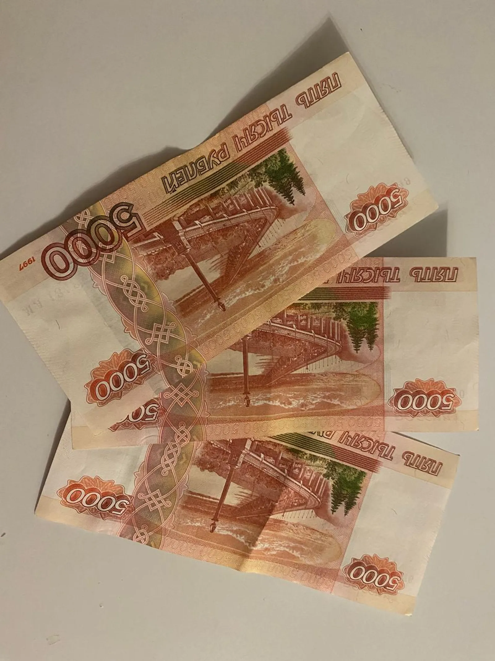 Двое уфимских пенсионеров не отдали мошенникам 17 млн