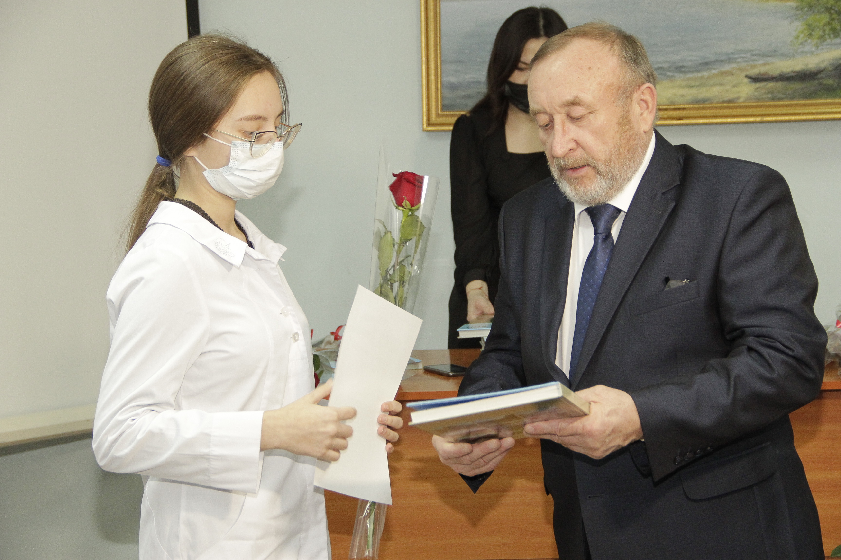 В Мраковской ЦРБ отметили студентов-медиков