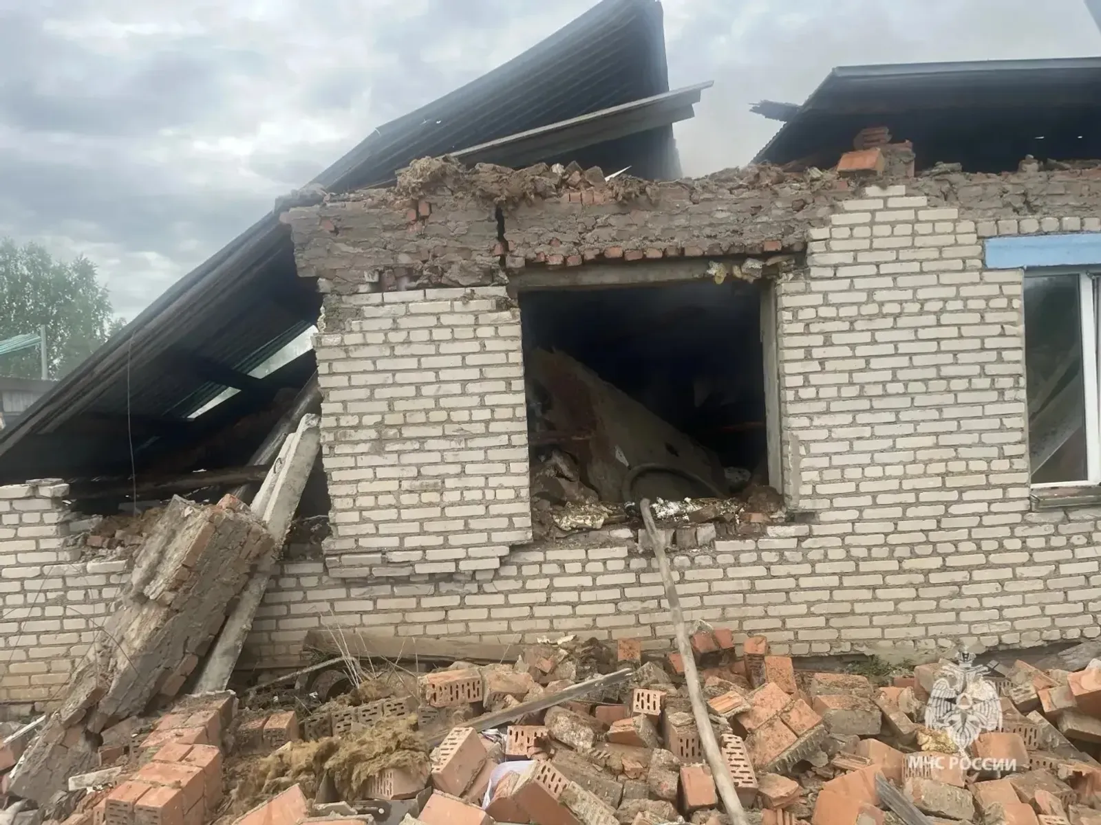 В селе Башкирии взрывом газа разнесло дом
