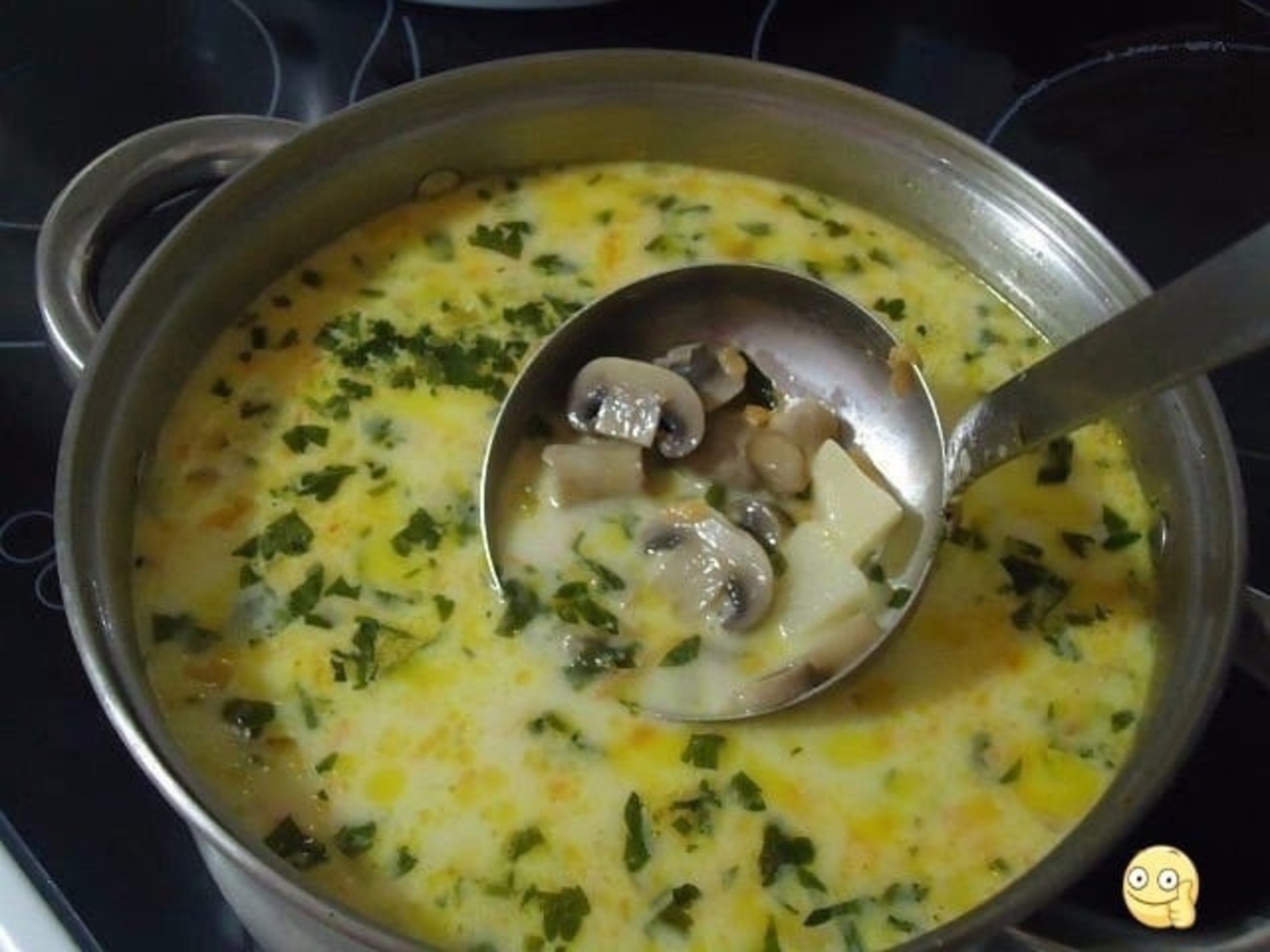 Самый вкусный грибной сливочный суп ! Сочетание сливок, плавленого сыра и грибов — так вкусно, просто пальчики оближешь