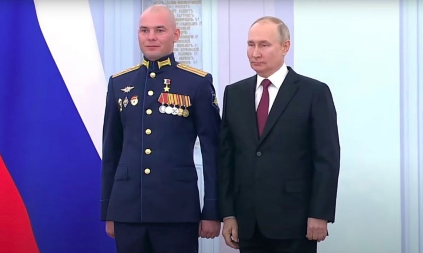 Президент  вручил Герою России из Башкирии Борису Дудко медаль «Золотая звезда»