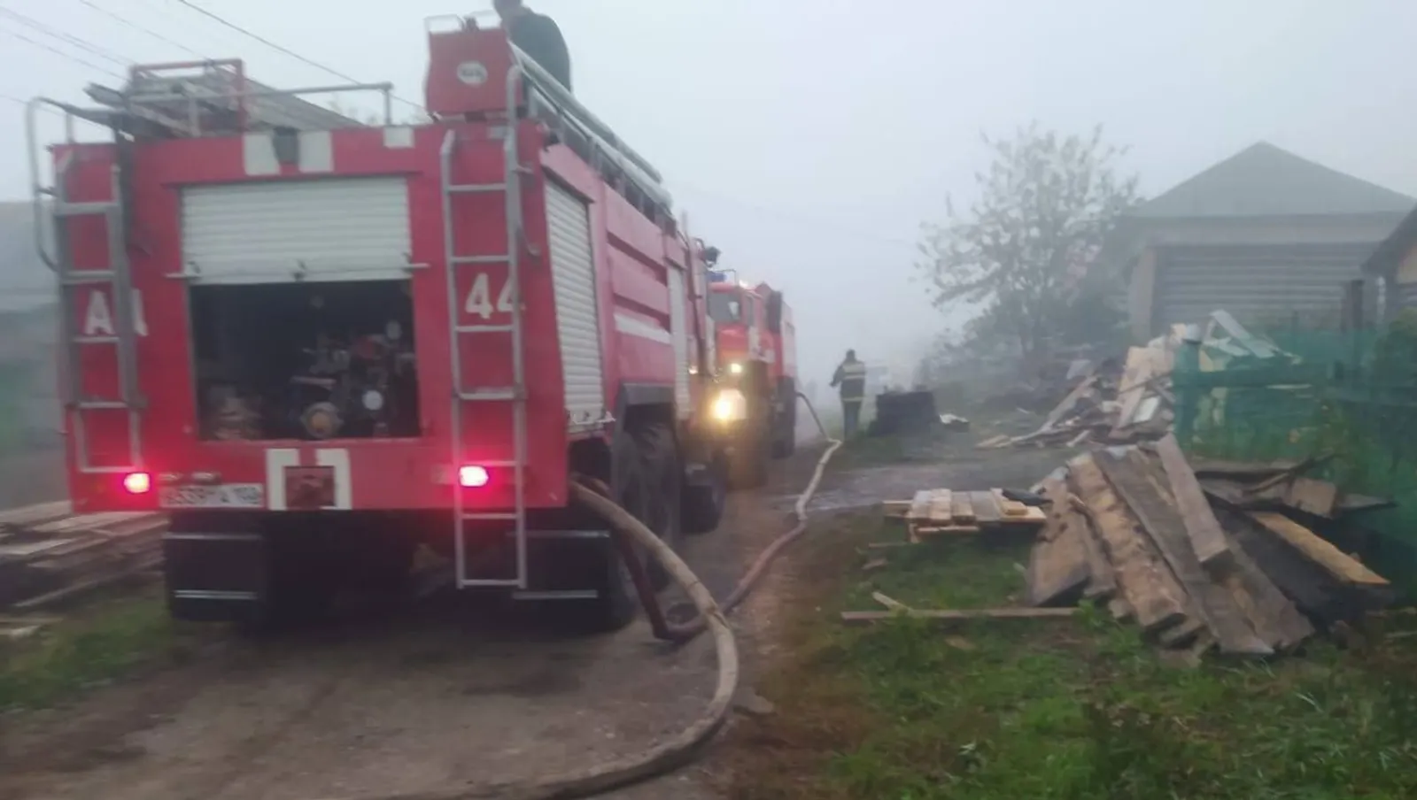 В Башкирии в страшном пожаре погибли многодетные родители