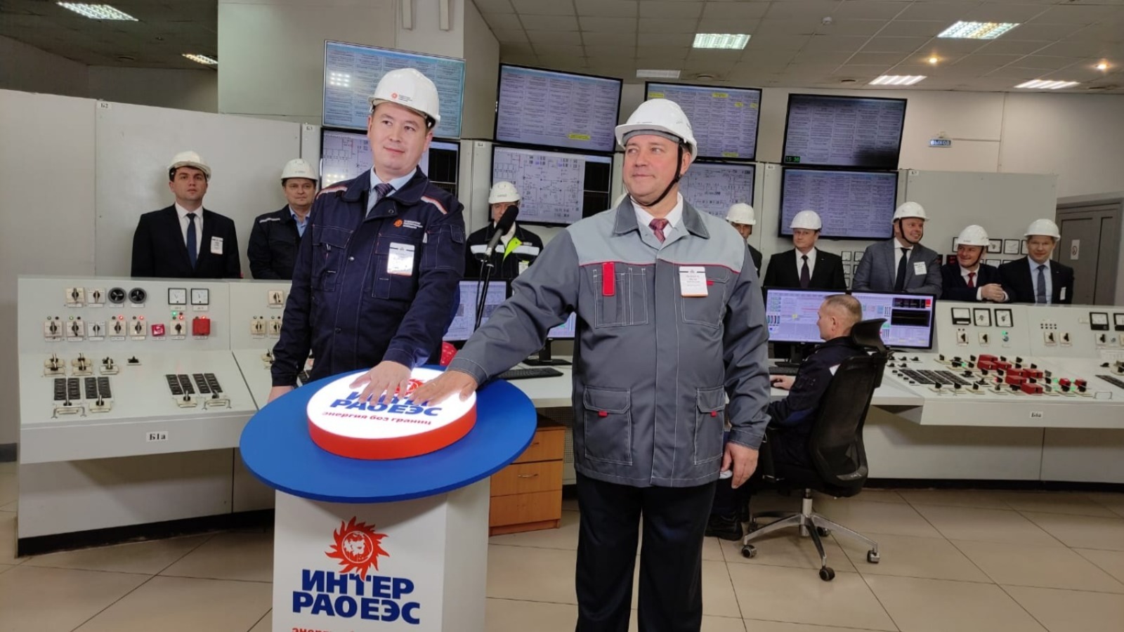 Глава Башкирии принял участие в запуске третьего энергоблока Кармановской ГРЭС