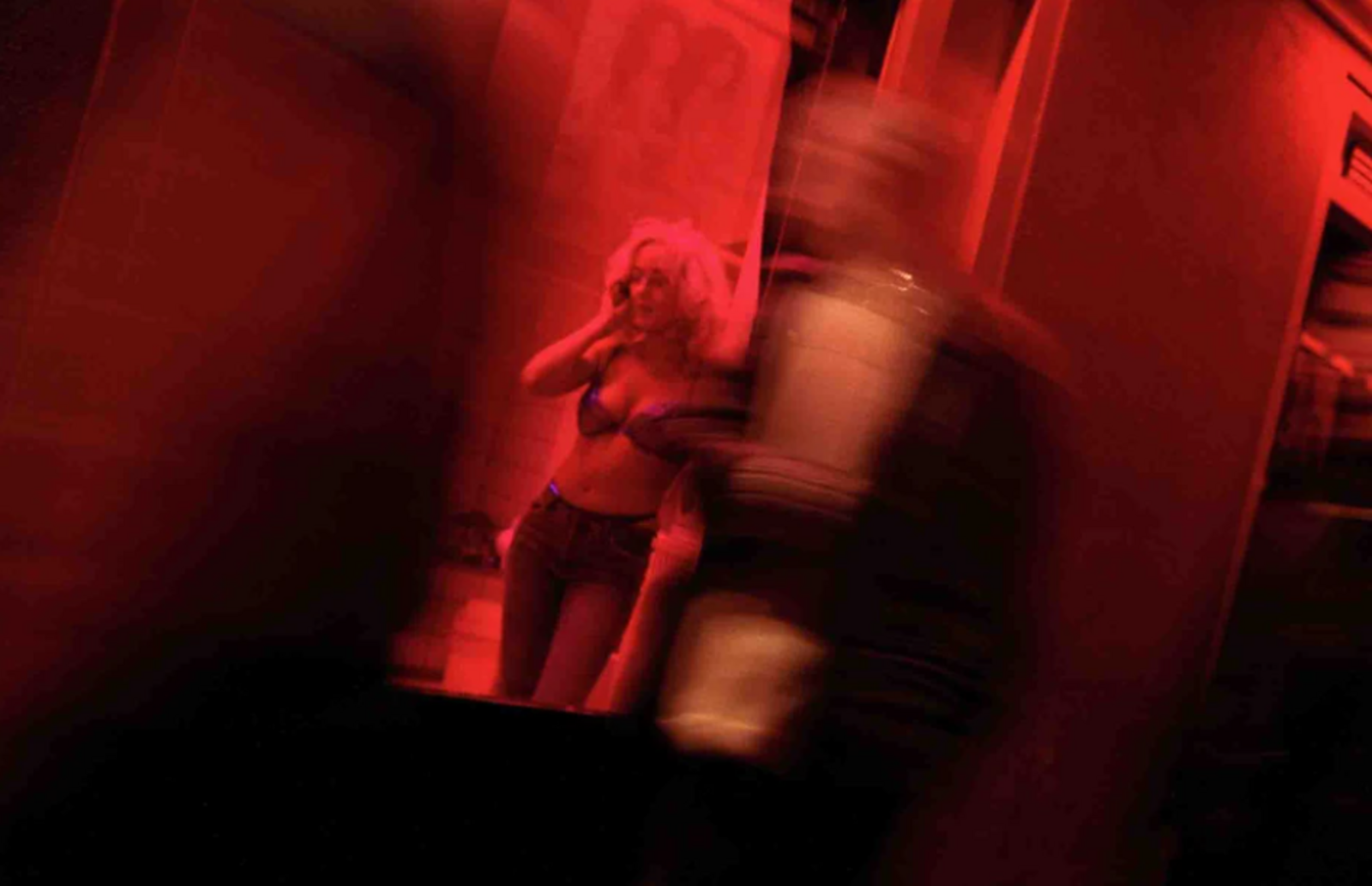 Одержимый девушкой легкого поведения парень лишился 2,5 млн рублей