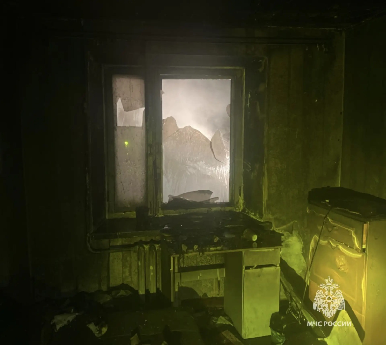 В Башкирии загорелась квартира пожилой женщины, внуки получили ожоги