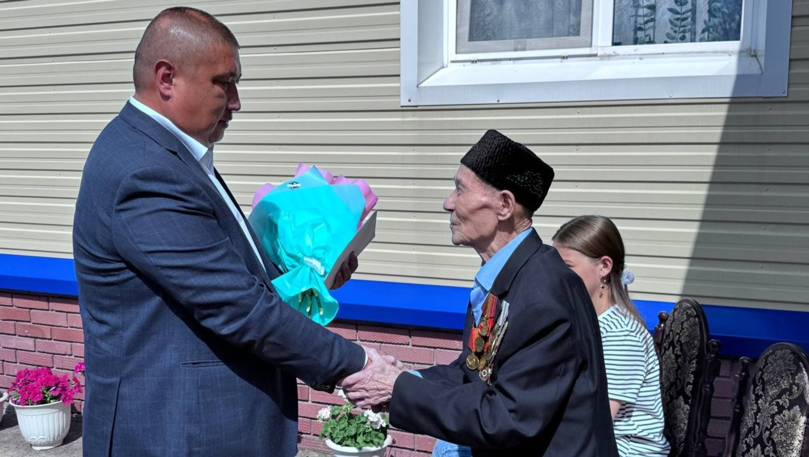 В Уфе со 100-летием поздравили ветерана Великой Отечественной войны