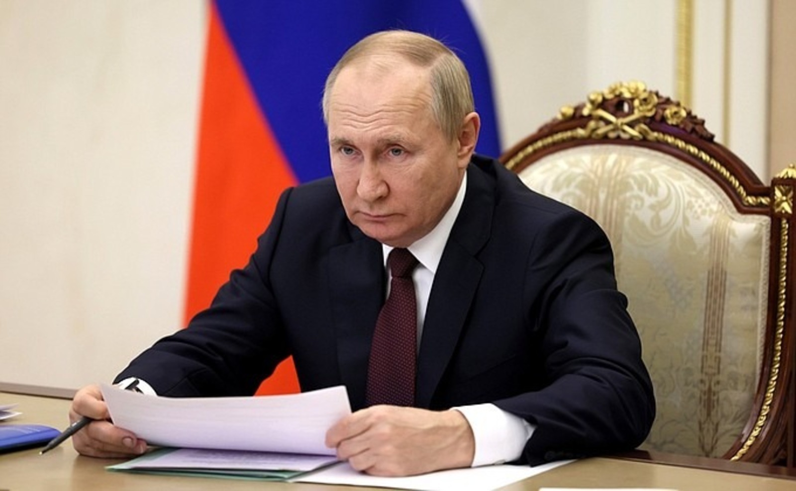 Указ Путина: Контрактники и мобилизованные в период СВО получат единовременно 195 тыс. рублей