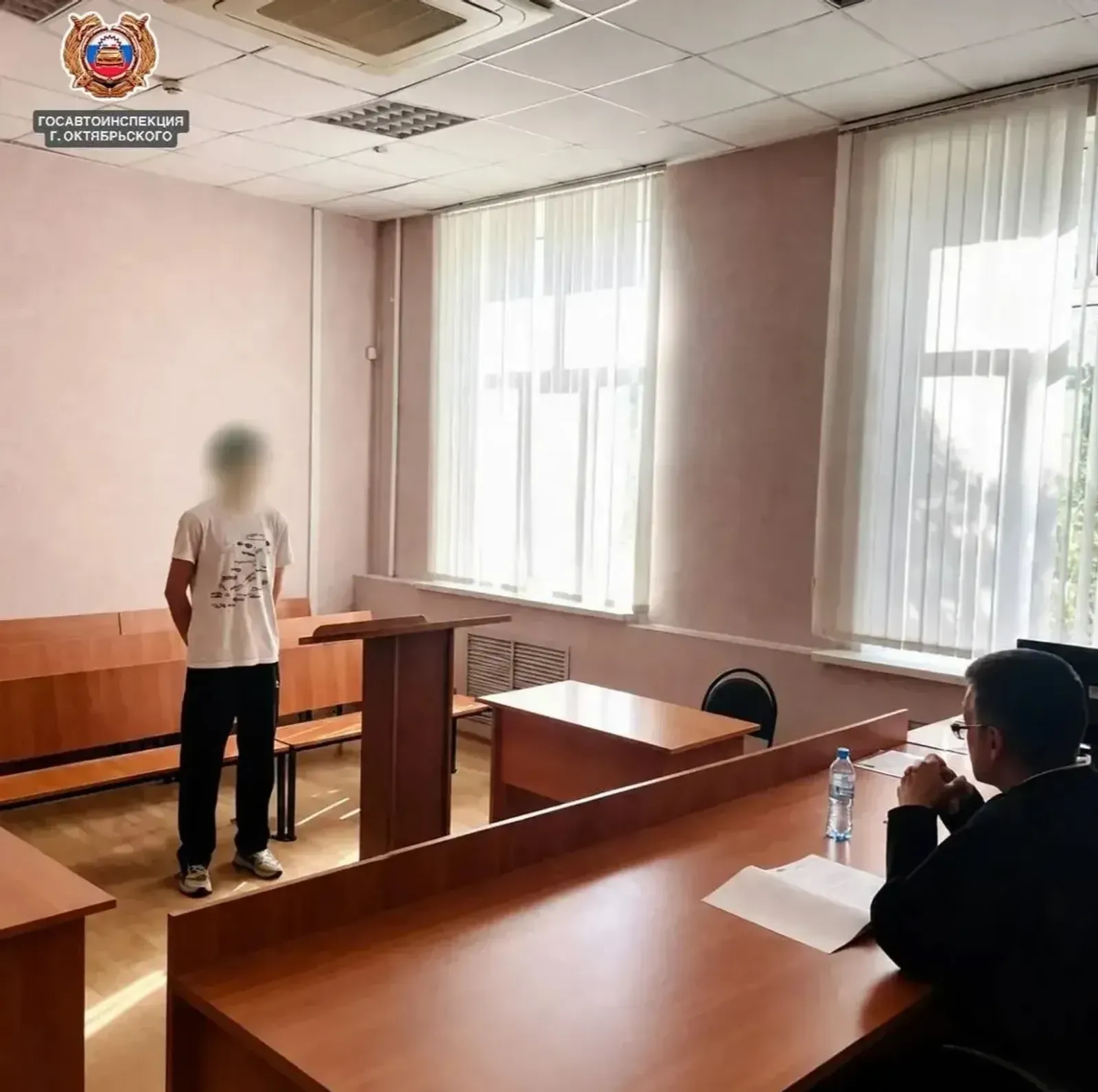 В Башкирии молодого водителя арестовали за отказ снять тонировку