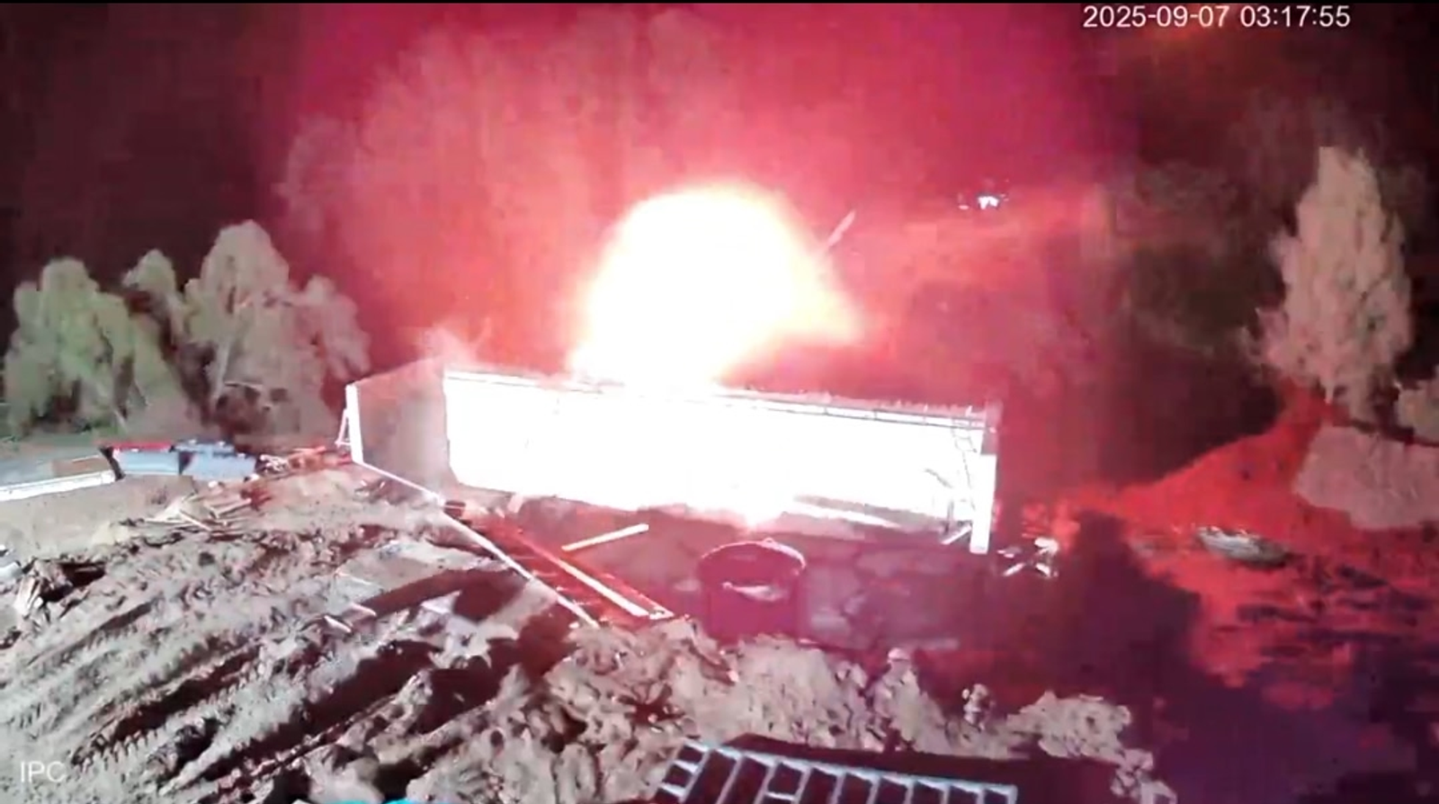 В Башкирии на мосту через реку ночью произошло нечто (видео)