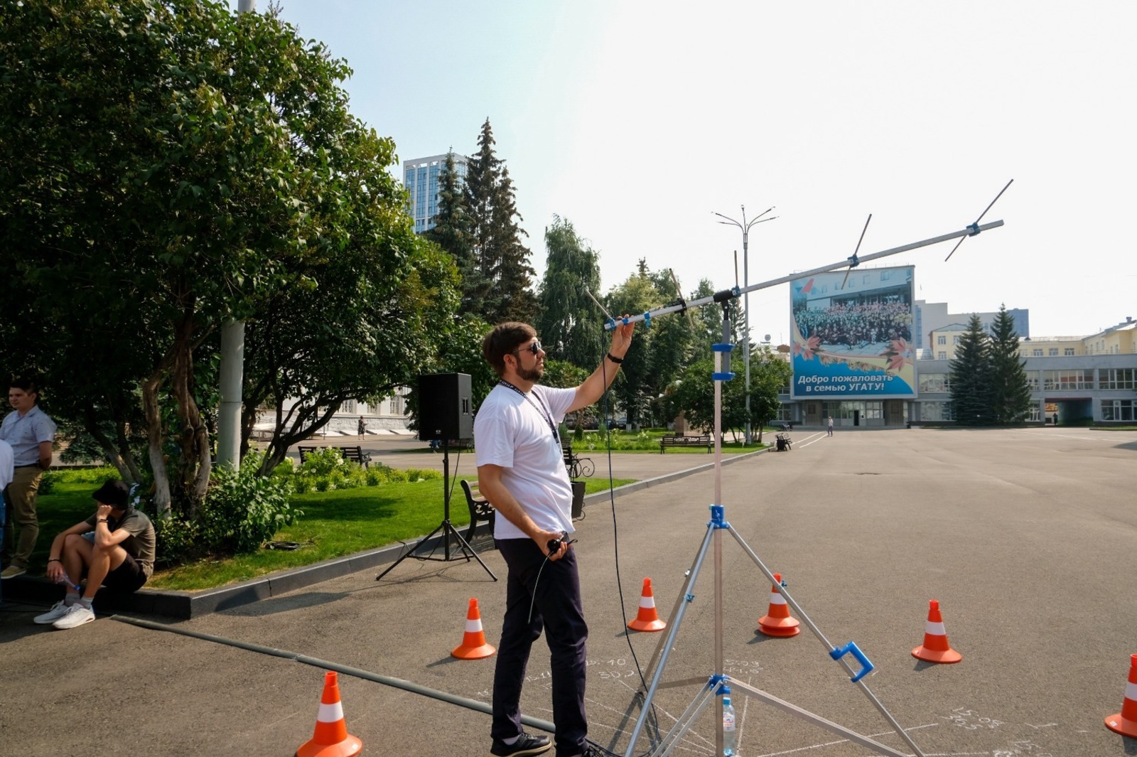 В Уфе дети из Донбасса пообщались с российским экипажем МКС через радиосвязь