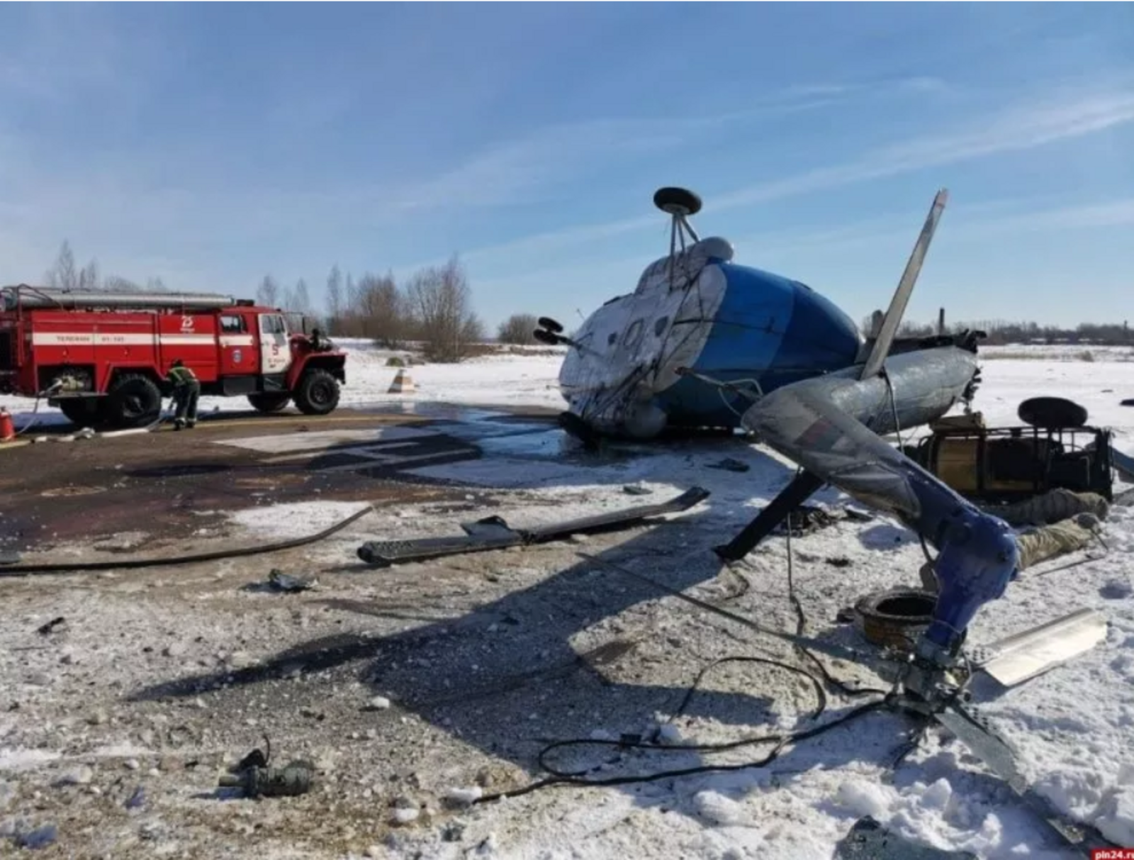 ЧП: в Псковской области сегодня упал вертолет. Фото с места происшествия