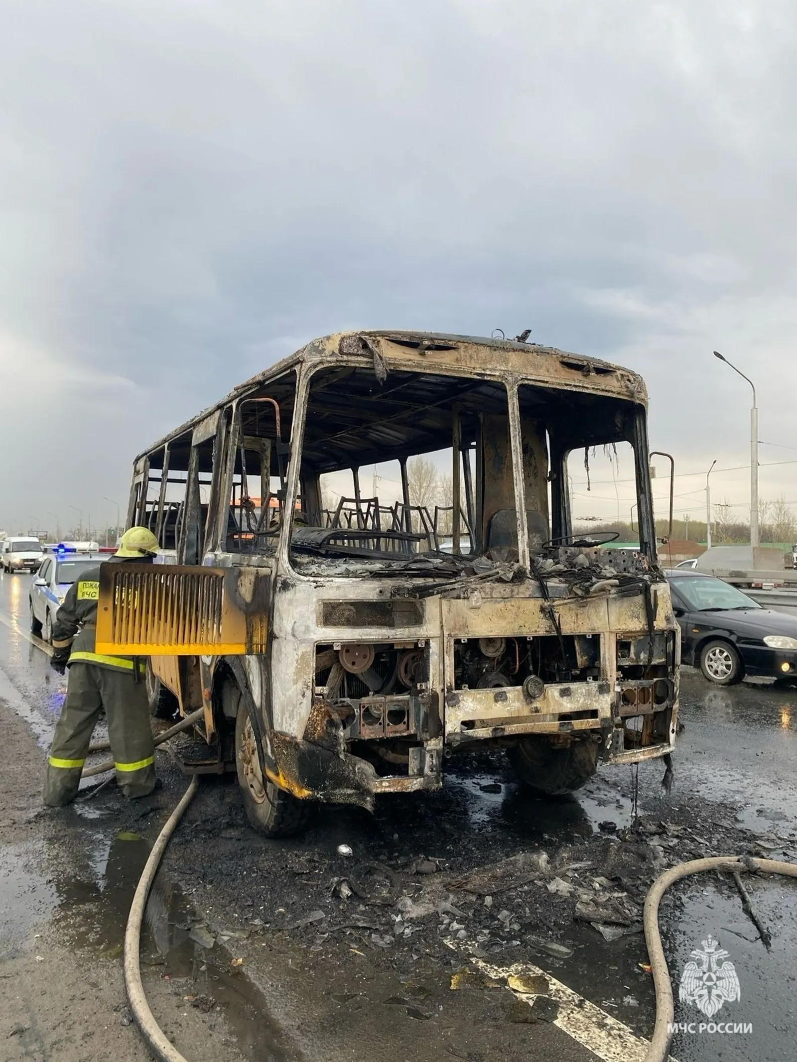 В Башкирии водитель сгоревшего школьного автобуса получил ожоги