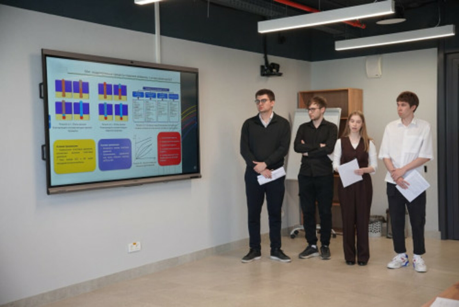 Первые магистры Евразийской политехнической школы защитились в кампусе